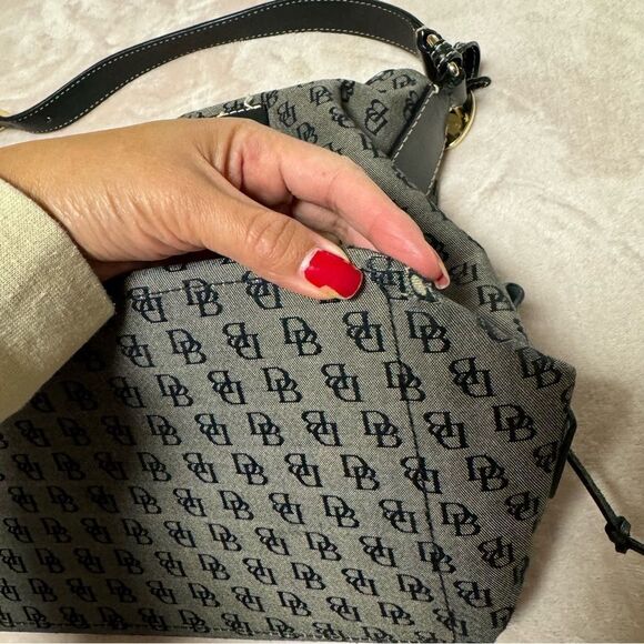 Dooney & Bourke Jacquard signature large bag - Picture 16 of 16